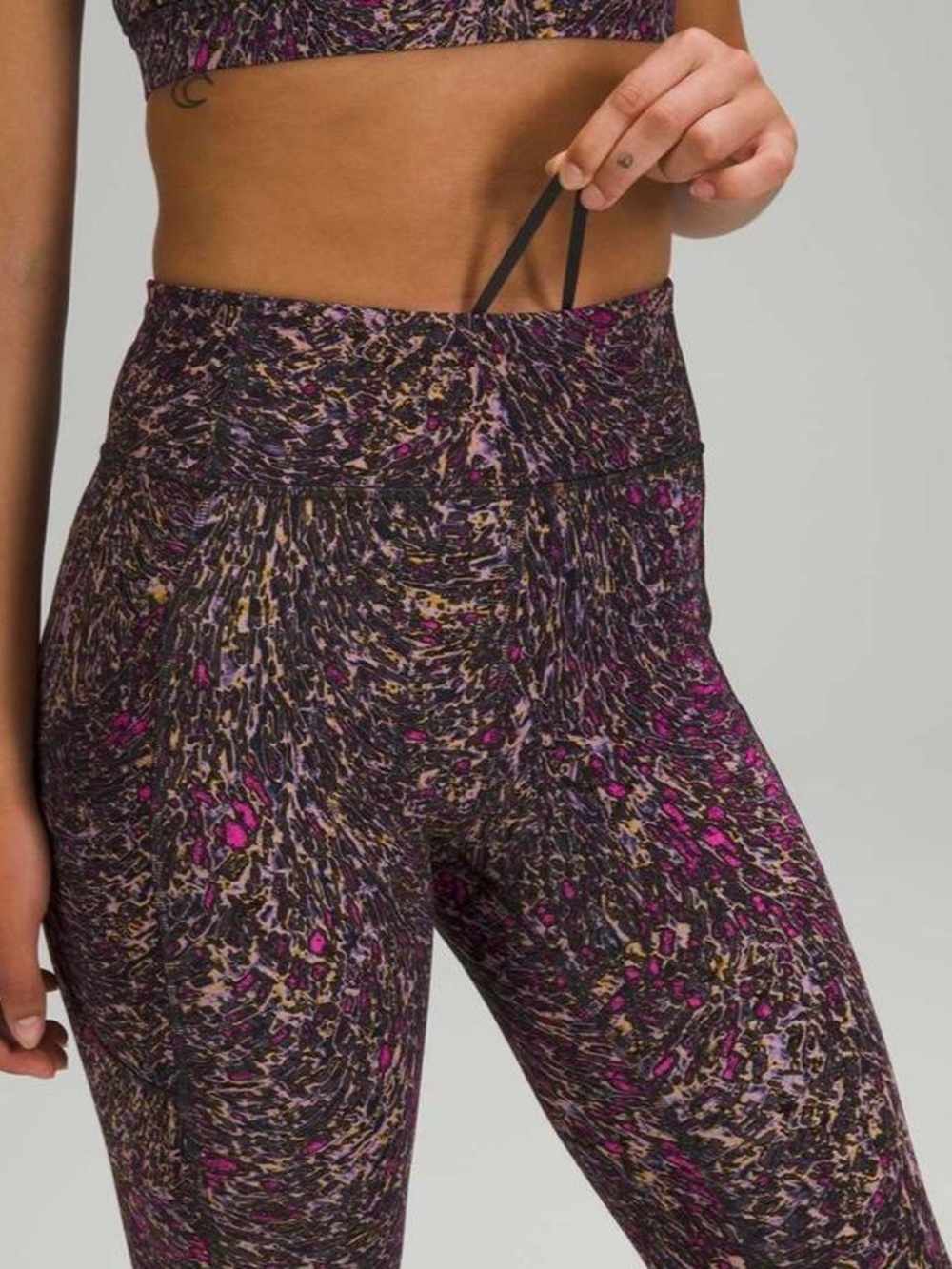 Lululemon Invigorate High-Rise Tight 25"
Topography Multi - Picture 4 of 9